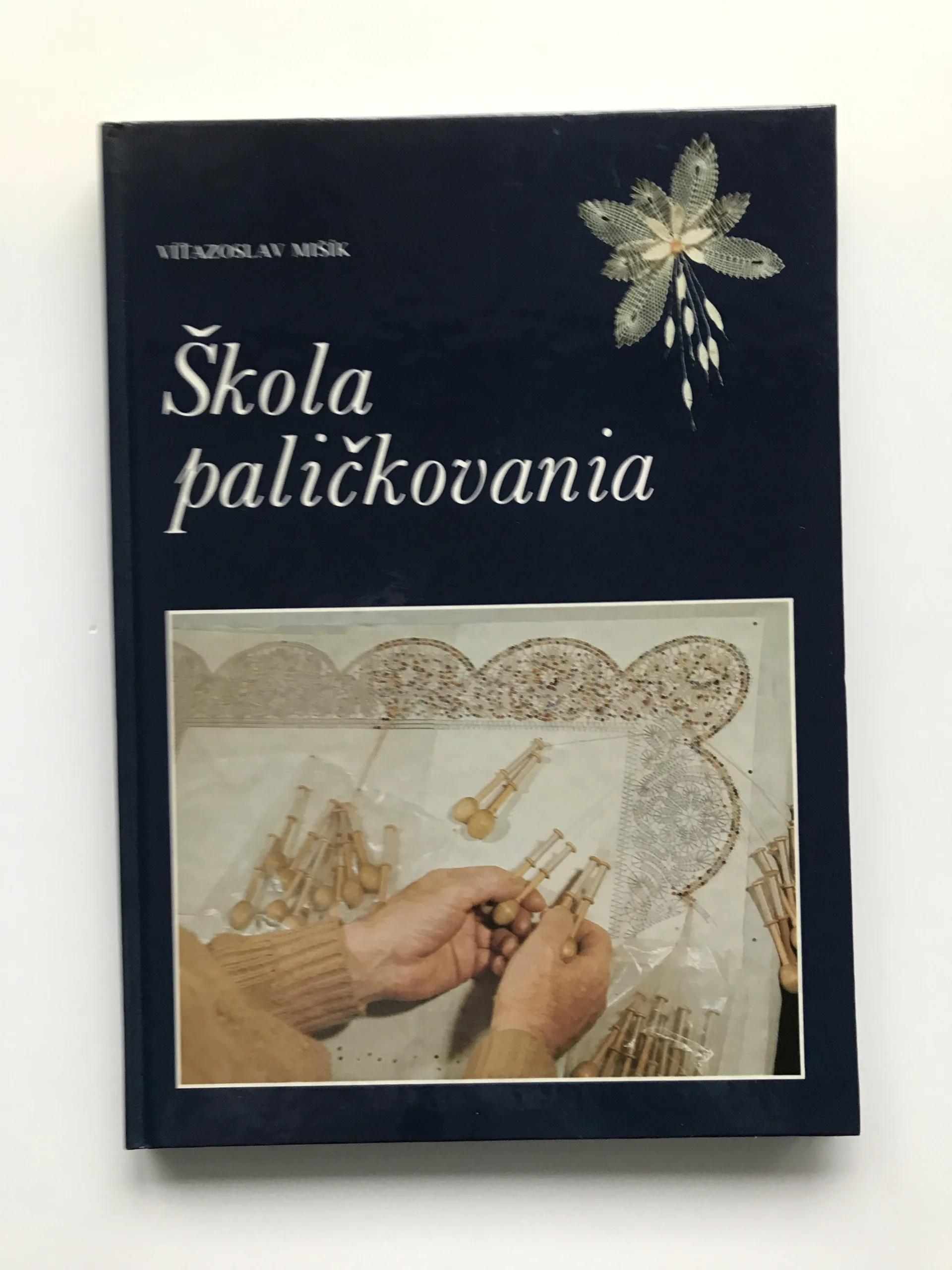 Škola paličkovania, Víťazoslav Mišík