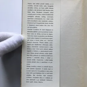 Letadlem do země šimpanzů, Bernhard Grzimek