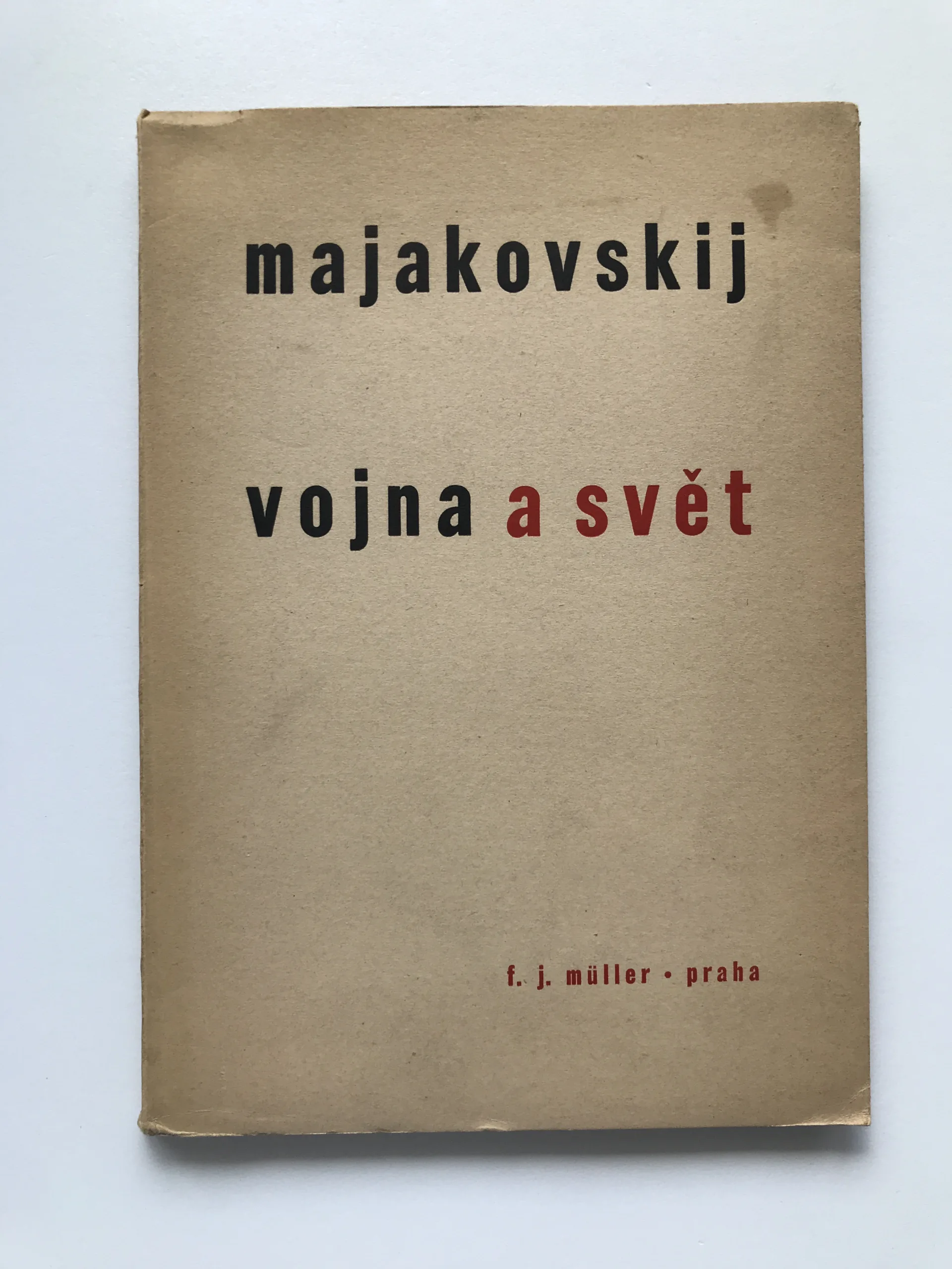 Vojna a svět, Vladimir Majakovskij