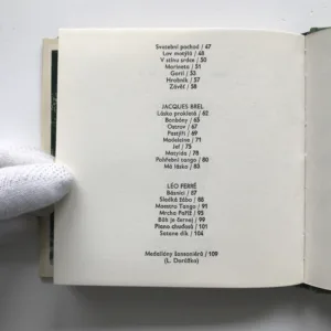 Lov motýlů (Francouzské šansony ve výběru, přebásnění a parafrázích Pavla Kopty)