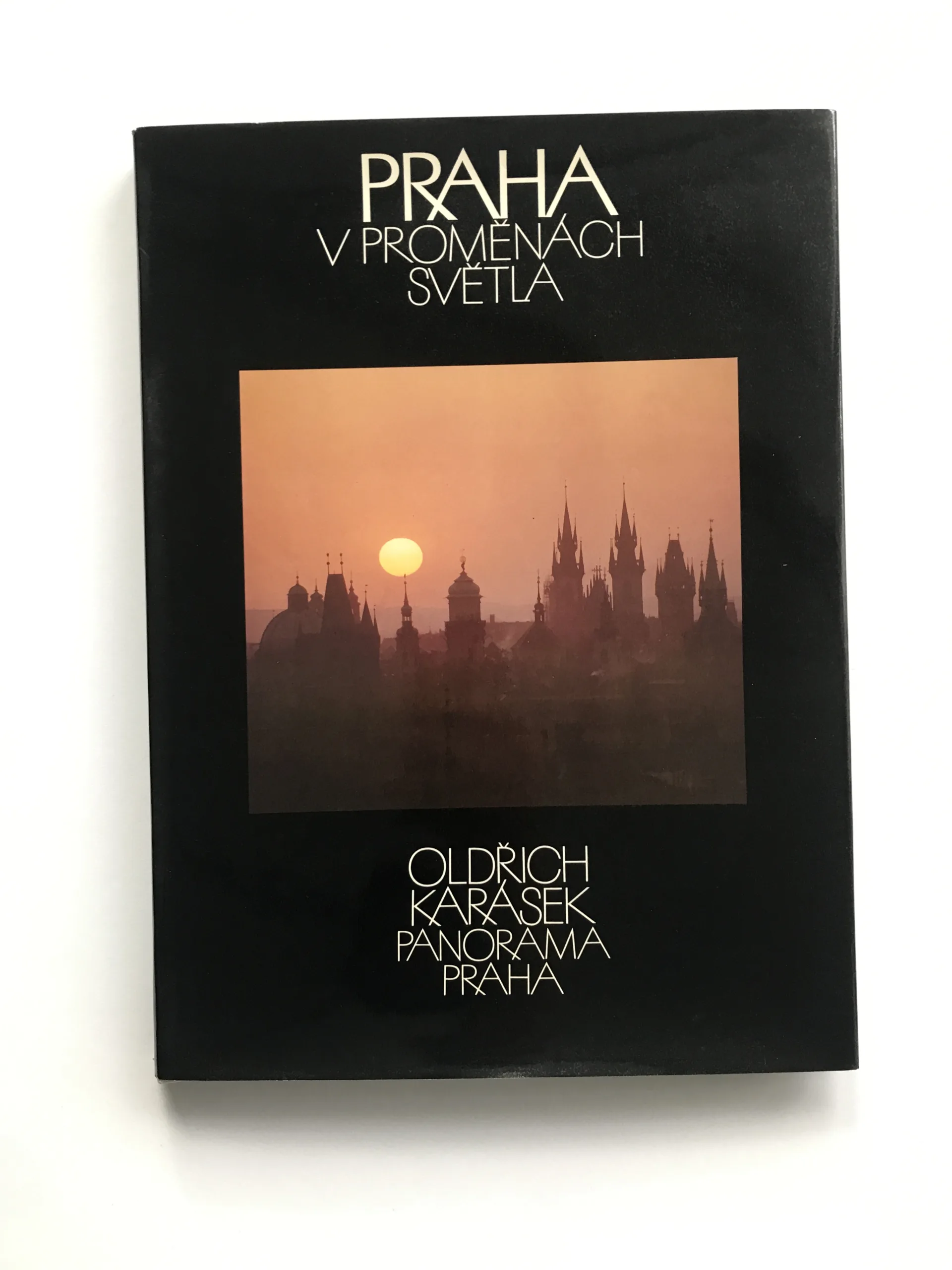 Praha v proměnách světla, Oldřich Karásek, Josef Brukner