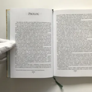 Plavby za bohatstvím (Boj o souostroví muškátového oříšku), Giles Milton