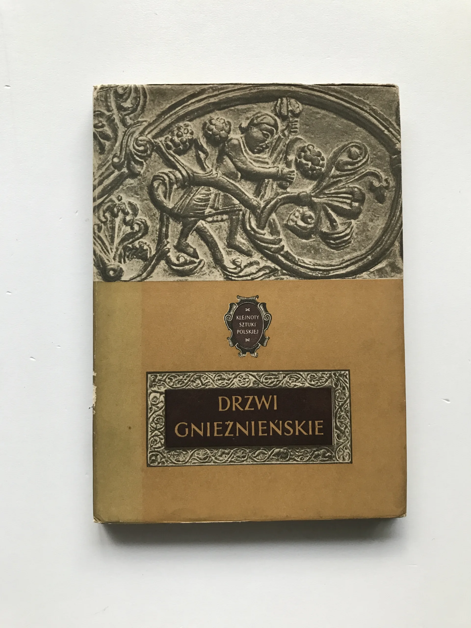 Drzwi Gnieznienskie, Tadeusz Dobrzeniecki