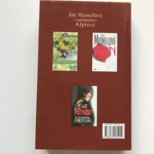 Šero a hedvábí, Ann Maxwellová