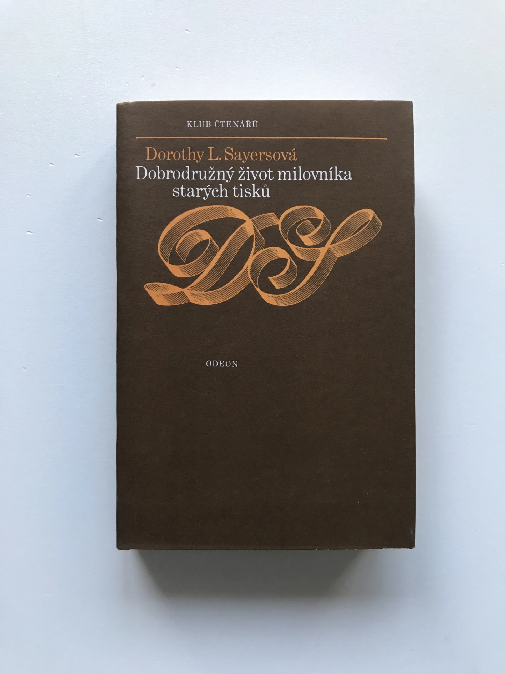 Dobrodružný život milovníka starých tisků, Dorothy L. Sayersová