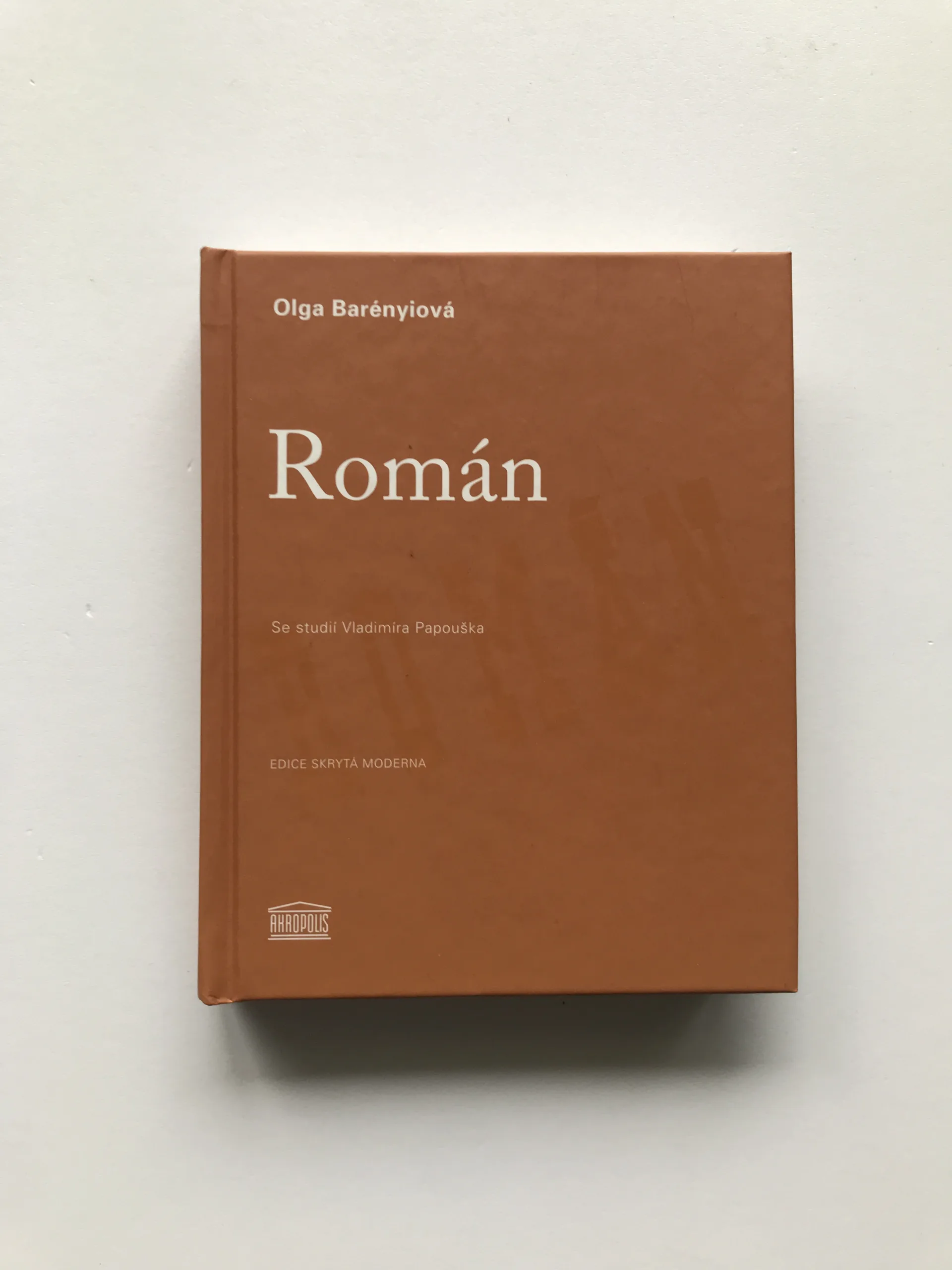 Román, Olga Barényiová