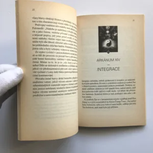 Tajemství kamene mudrců (Fulcanelli - Osho - Minařík), O. O. R. Eccu