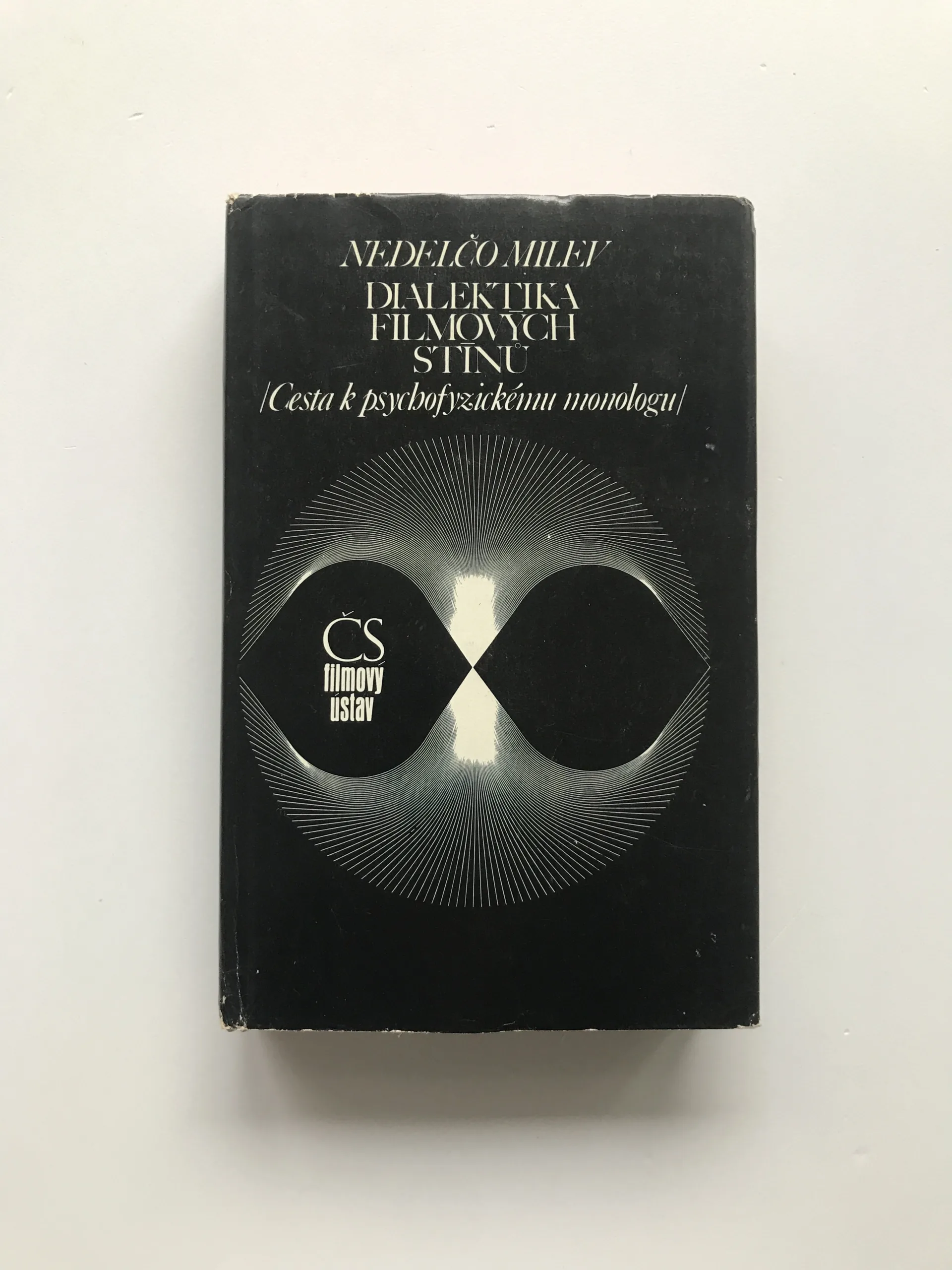 Dialektika filmových stínů (Cesta k psychofyzickému monologu), Nedelčo Milev