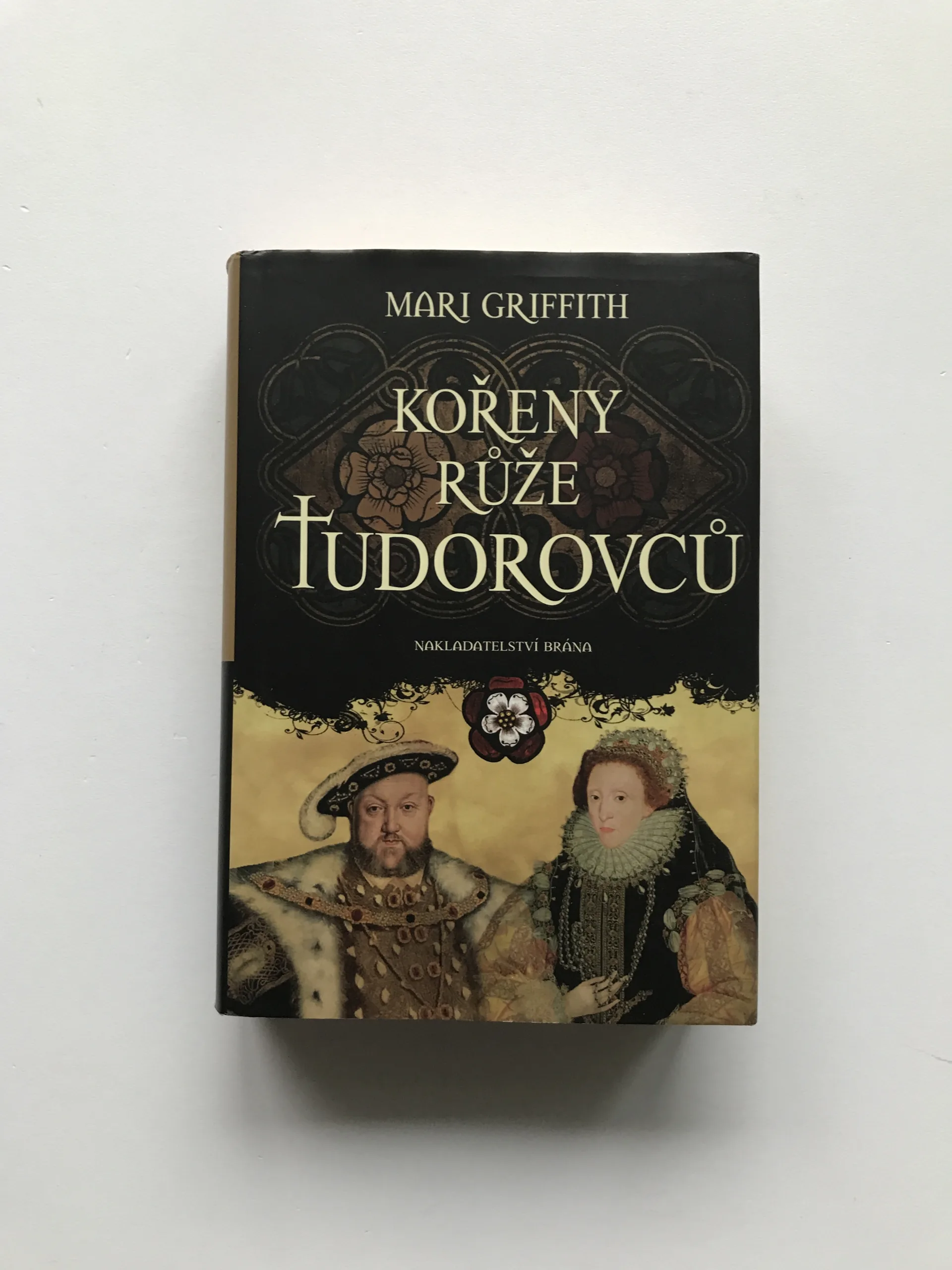 Kořeny růže Tudorovců, Mari Griffith