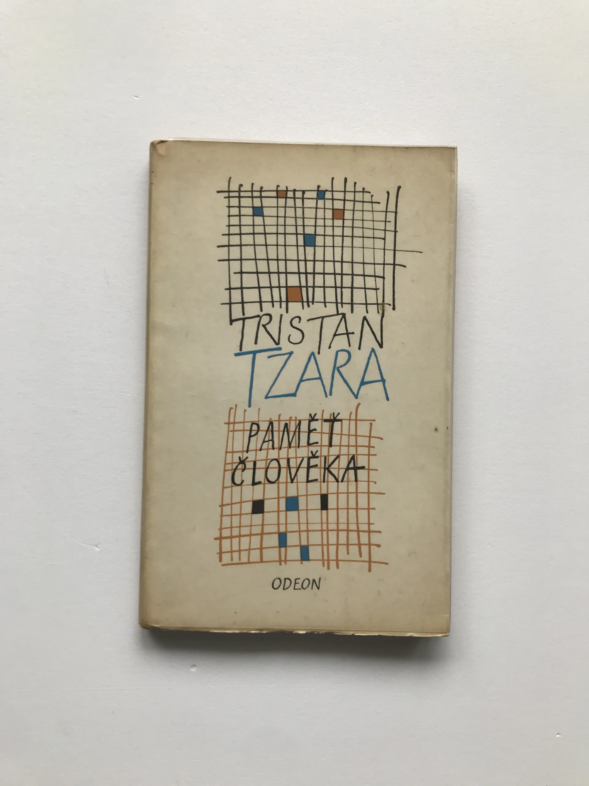 Paměť člověka, Tristan Tzara