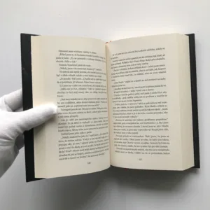 Přiznání, Jo Spain