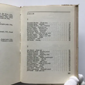 Jakou barvu má srdce (Česká poezie 1945-65)