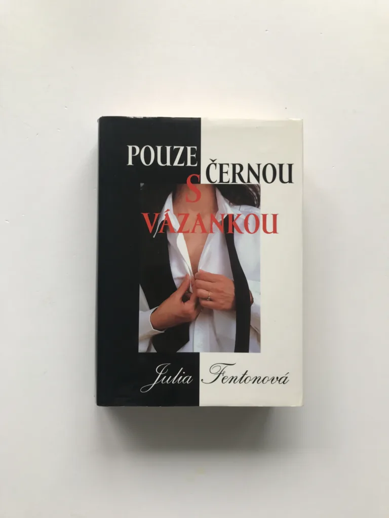 Pouze s černou vázankou, Julia Fentonová