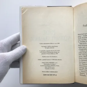 Pouze s černou vázankou, Julia Fentonová