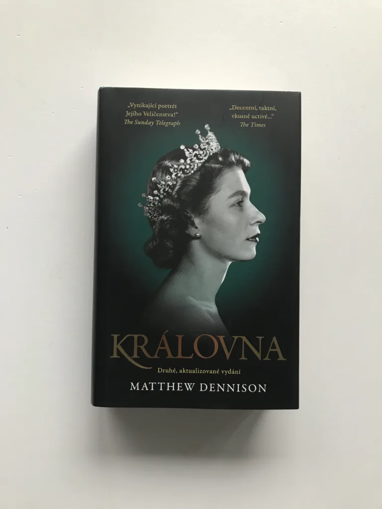 Královna, Matthew Dennison