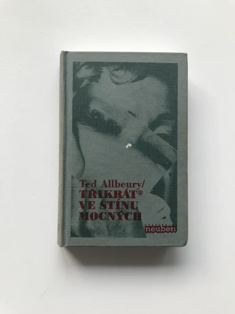 Třikrát ve stínu mocných, Ted Allbeury