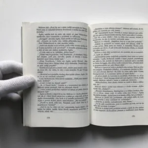 Třikrát Richard Jury ze Scotland Yardu, Martha Grimesová