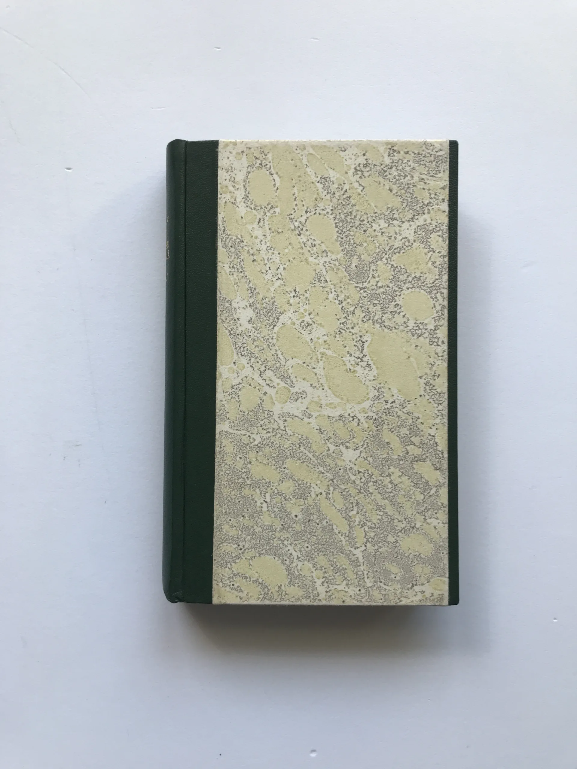 Kraj, kde se stýská po stínu, Jean Lebrau