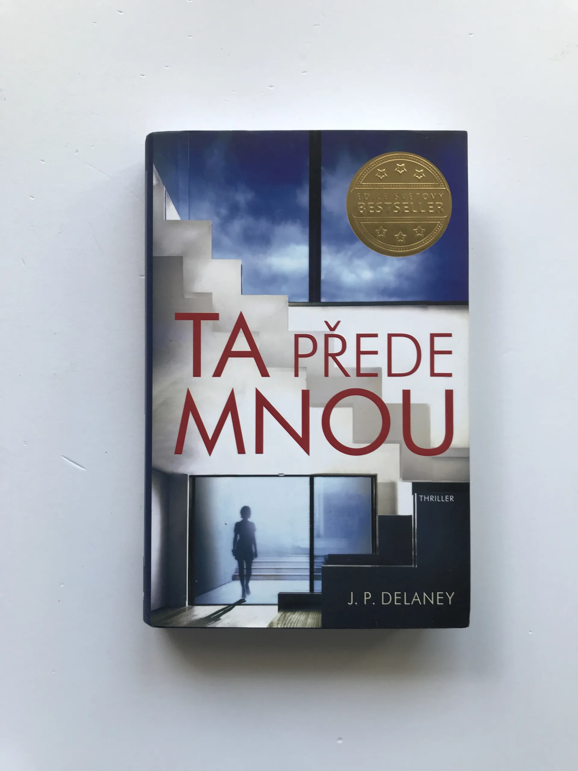 Ta přede mnou, J. P. Delaney