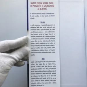 Ta přede mnou, J. P. Delaney