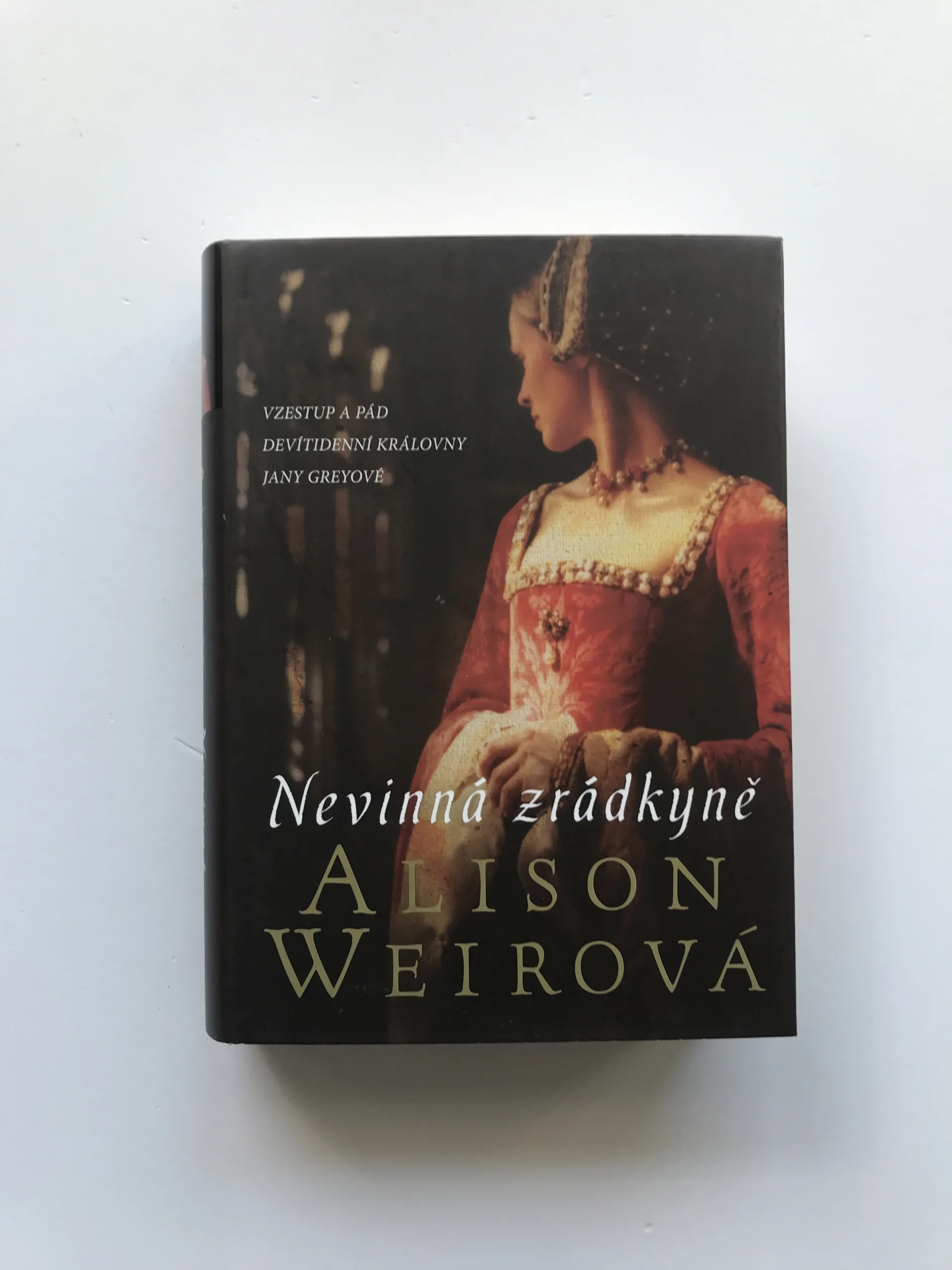 Nevinná zrádkyně, Alison Weirová