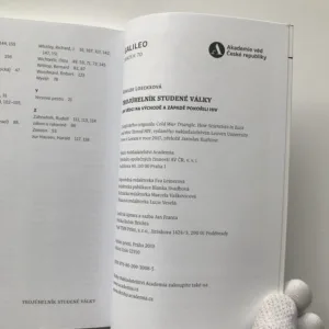 Trojúhelník Studené války (Jak vědci na Východě a Západě pokořili HIV), Renilde Loeckxová