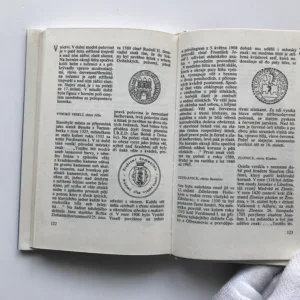 Městské znaky s ozdobami, Karel Liška