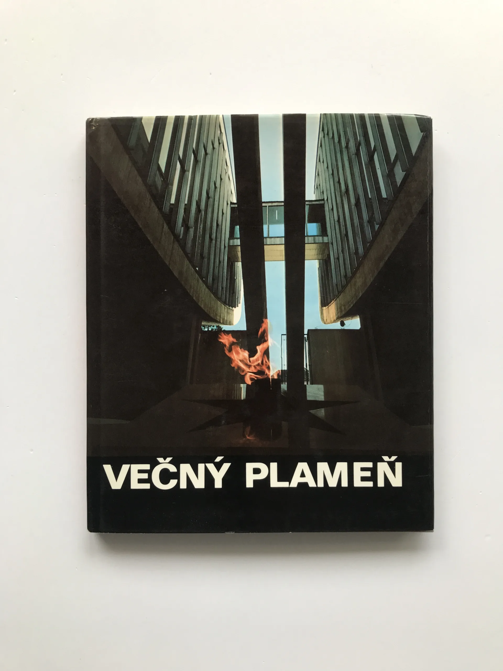 Večný plameň, Otakar Nehera, Viliam Plevza