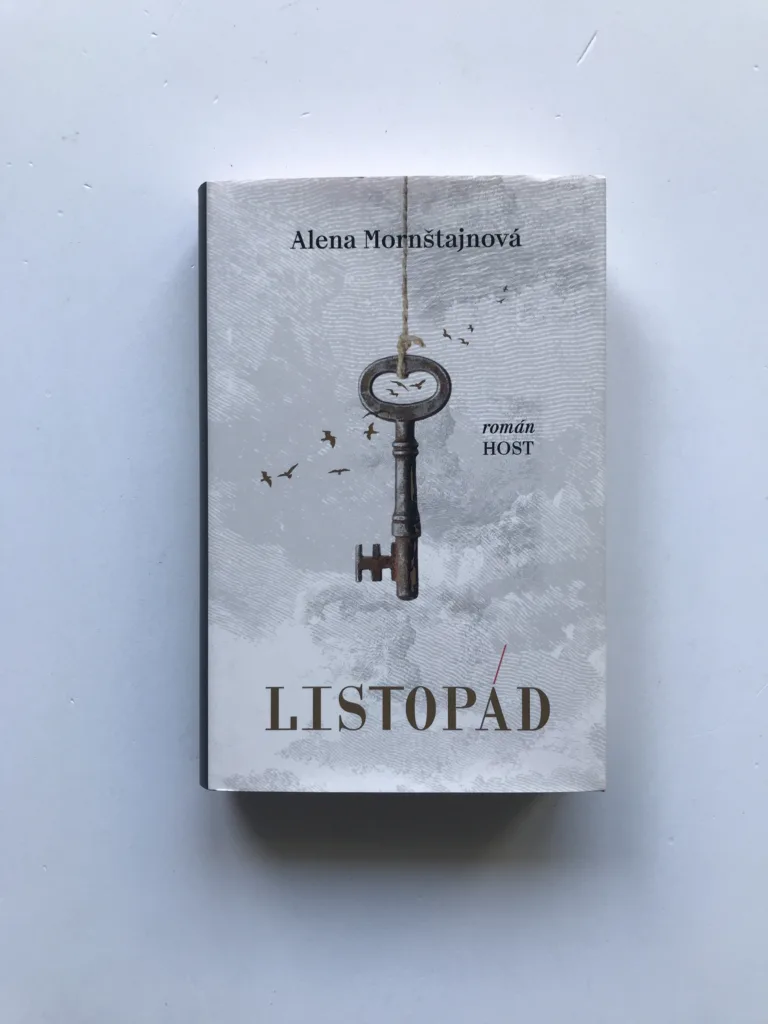 Listopád, Alena Mornštajnová