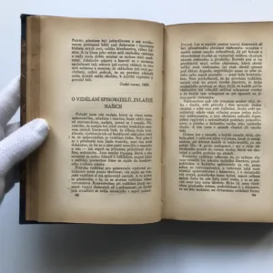 Spisy, Hubert Gordon Schauer