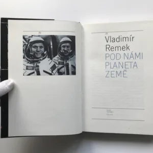 Pod námi planeta Země, Vladimír Remek