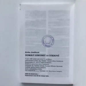 Kuchařka – Domácí zákusky a cukroví, Květa Jeništová