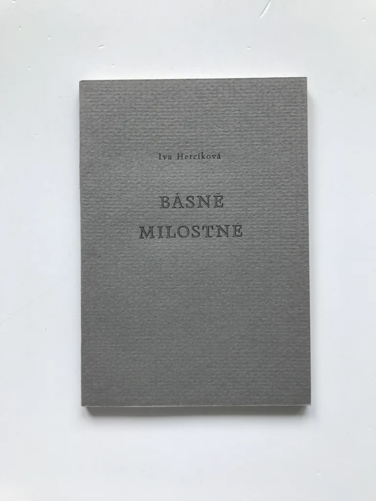 Básně milostné (podpisy autorek), Iva Hercíková, Monika Abbott