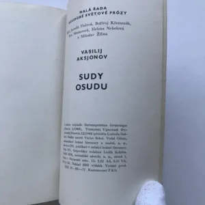 Sudy osudu (podpis autora), Vasilij Aksjonov