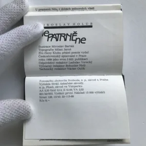 Nepatrně ne (Zcela malá knížka nadávek, zákazů, odkazů apod.), Miroslav Holub, Miroslav Barták